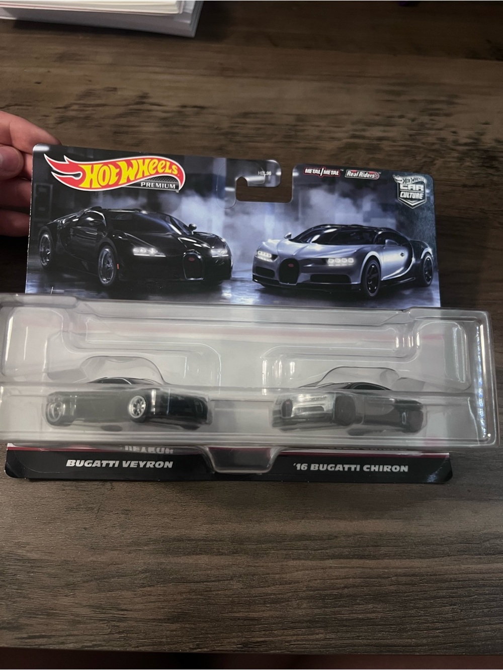 Hot Wheels Premium Bugatti Veyron & ’16 Bugatti Chiron | Car Culture Real Riders